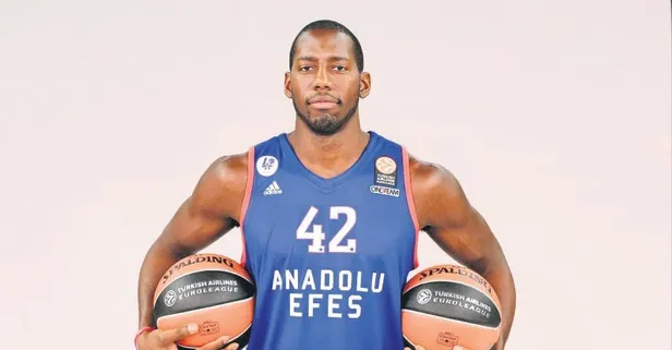 Yolda üçlük attı: Anadolu Efes'te oynayan Bryant Dunston'ın aracının üzerine tır dorsesi devrildi!