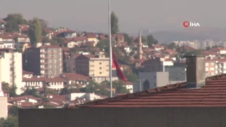 Ankara’da bayraklar yarıya indi