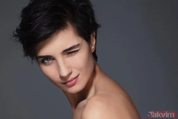 Tuba Büyüküstün’ün transparan elbisesine tepki yağdı! “Çıplaklık ne zamandan beri tarz oldu” Halit Ergenç’in partneri galada... - 5