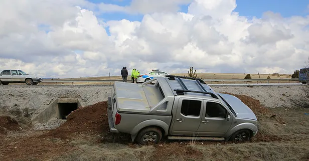 Son dakika: Sivas'ta pikap devrildi: 4 yaralı