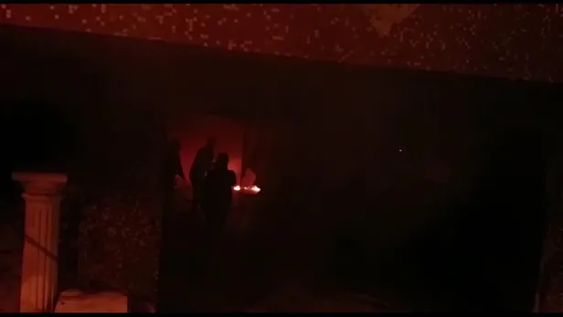 Avcılar'da terk edilmiş binada bir kişi yanarak öldü-1