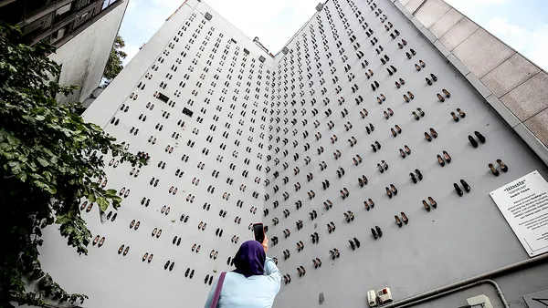 birlikte-yasadigi-umit-masat-tarafindan-7-yerinden-bicaklanan-necla-kenar-sesimi-duyun-korkarak-yasiyoruz-1608028502800.jpg Birlikte yaşadığı Ümit Masat tarafından 7 yerinden bıçaklanan Necla Kenar: Sesimi duyun korkarak yaşıyoruz-7