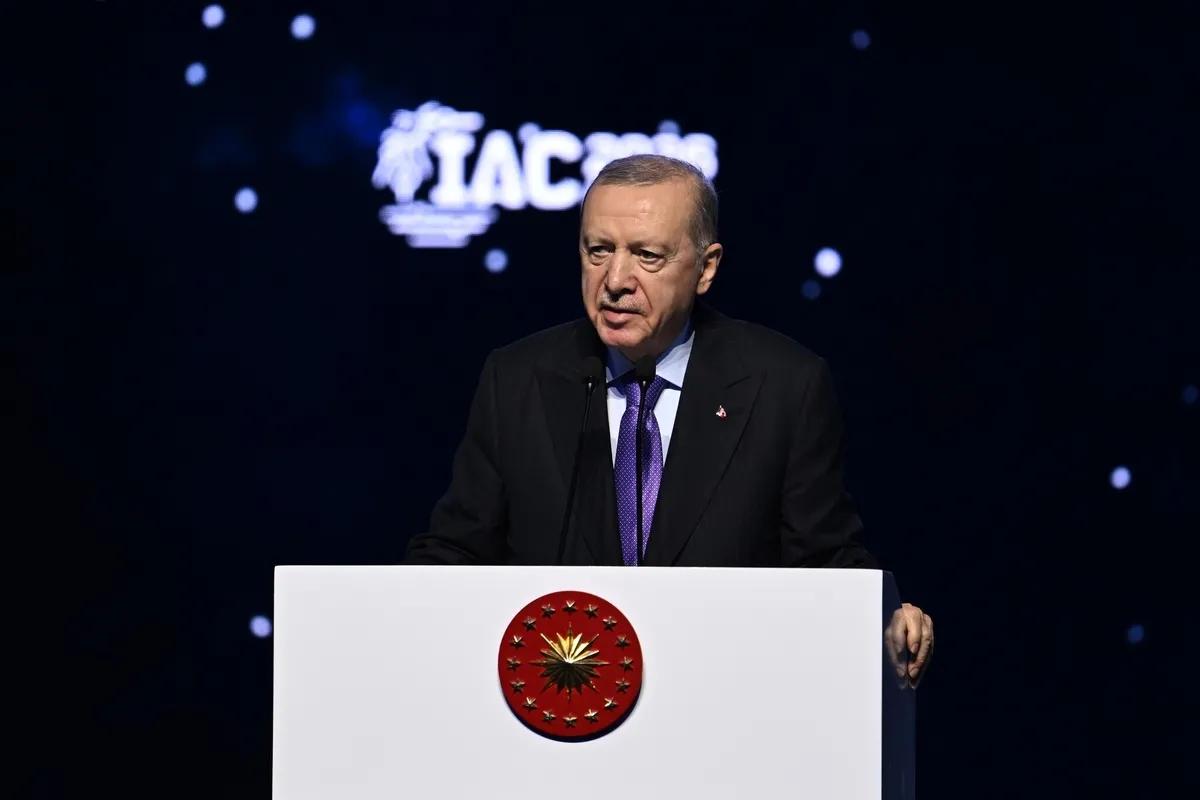 baskan-erdogan-fezada-hedefi-cizdi-adim-adim-aya-80-yerlilik-oranina-sahip-somalide-uzay-limaninin-temelleri-a-1791207848038.jpeg Başkan Erdoğan fezada hedefi çizdi! Ay misyonu için yüzde 80 yerlilik oranına sahip araç... Somali'de uzay limanının temelleri atıldı-2