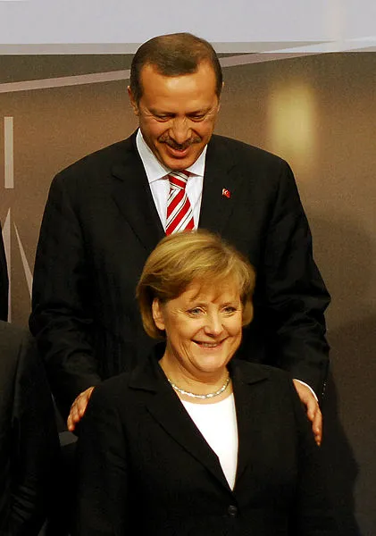 baskan-erdoganin-davetine-icabet-eden-almanya-basbakani-angela-merkel-yarin-turkiyede-1634302642106.jpg Başkan Erdoğan'ın davetine icabet eden Almanya Başbakanı Angela Merkel yarın Türkiye'de-4