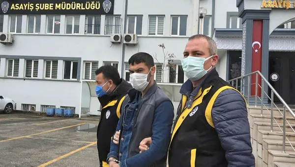 dun-esini-bacaklarindan-vurarak-olduren-zanlinin-ifadesi-baskasini-sevdigini-soyledi-gitmesin-diye-vurdum-1609532925907.jpg Dün eşini bacaklarından vurarak öldüren zanlının ifadesi ortaya çıktı: Başkasını sevdiğini söyledi, gitmesin diye vurdum-4