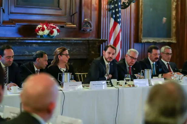 Son dakika: Hazine ve Maliye Bakanı Berat Albayrak'tan flaş açıklama: İhtiyaç halinde bankalara gereken desteğe hazırız-1