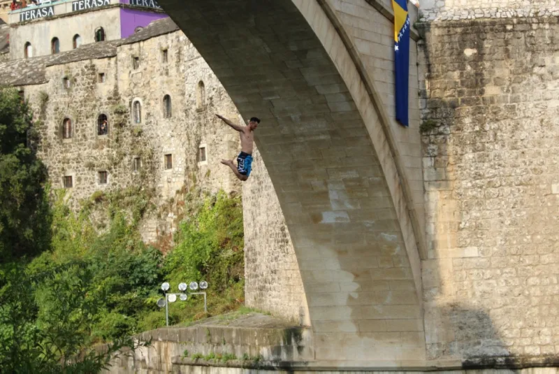  Bosna Hersek'teki Mostar Köprüsü'nde nefes kesen anlar!  - 3