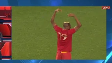 Victor Osimhen koptu geliyor