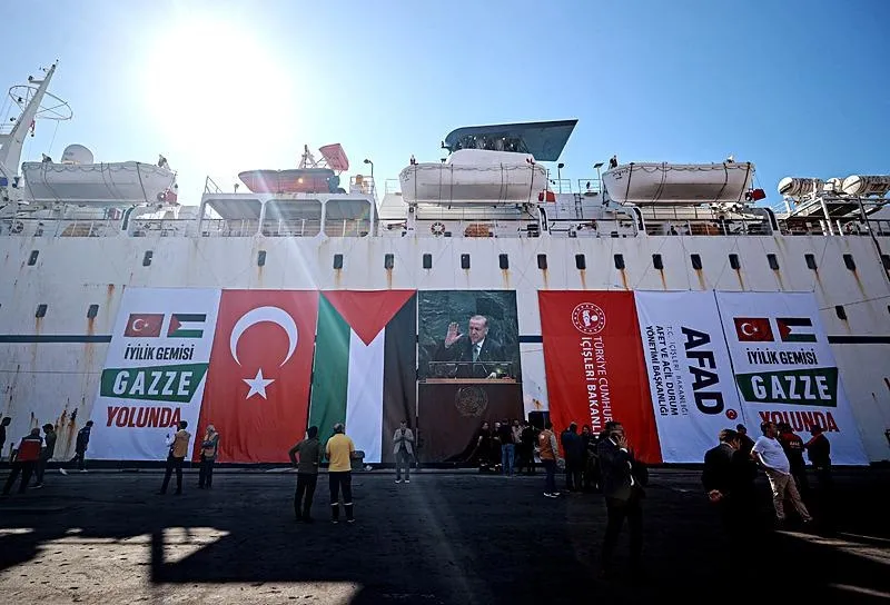 Gazze'ye ulaştırılacak insani yardım malzemeleri ʺİyilik Gemisiʺne yüklendi. (AA)