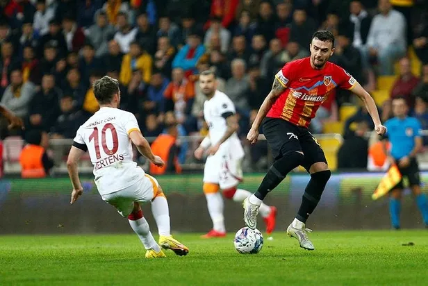 aslan-kayseride-yarali-kayserispor-2-1-galatasaray-mac-sonucu-ozet-1665861219939.jpeg Aslan, Kayseri'de yaralı! (Kayserispor 2-1 Galatasaray MAÇ SONUCU ÖZET)-3