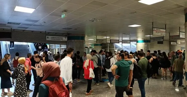 Yenikapı-Hacıosman metro seferlerinde aksama! Yolcular metro hattında yürümek zorunda kaldı