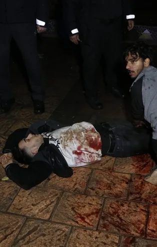 Adana'da dehşet! Tartıştığı genci defalarca bıçakladı