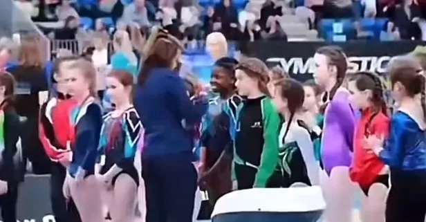 İrlanda Jimnastik Federasyonu’ndan geç gelen ırkçılık özrü: Siyahi çocuğun madalyasını takmamışlardı