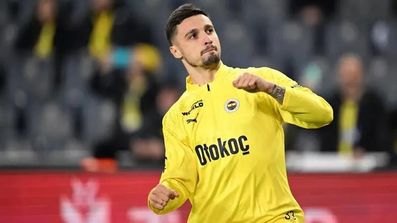 sirp-basini-acikladi-fenerbahceye-krunicte-bonservis-soku-1725439308353.jpeg Boşnak oyuncu, sarı lacivertlilerde beklentileri karşılayamadı.