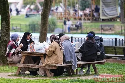 13 saniyelik kabus: İstanbullular sokağa döküldü! Vatandaşlar park ve bahçelerde toplandı