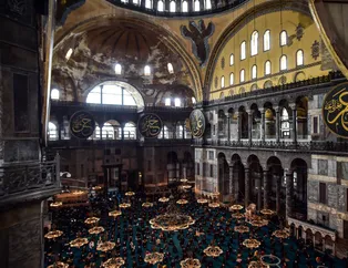 Ayasofya-i Kebir Cami-i Şerifi'nde hayran bırakan görüntü! İskele sökülünce ortaya çıktı