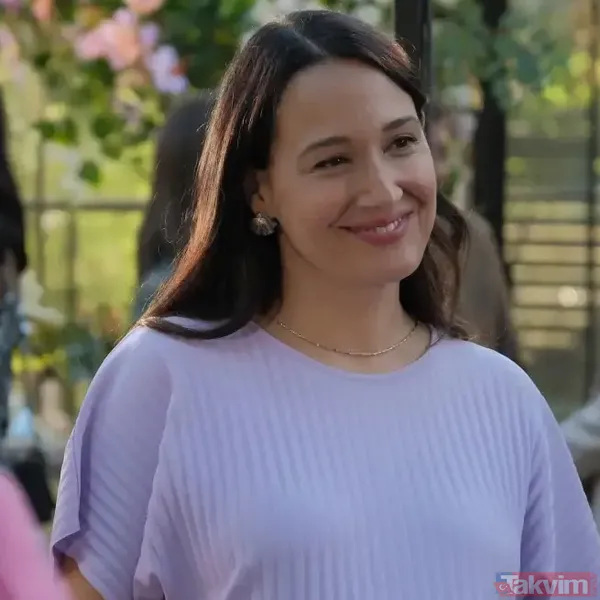 Barış Arduç’un eşi ve kızına bakın! Gupse Özay ile minik Jan Asya’nın kar keyfi! - 5