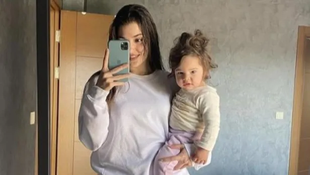 Hande Erçel duştan paylaşım yapmaya alıştı hızını alamadı bir tane daha! Sevgilisi Kerem Bürsin'le duş yetmedi şimdi de...-3