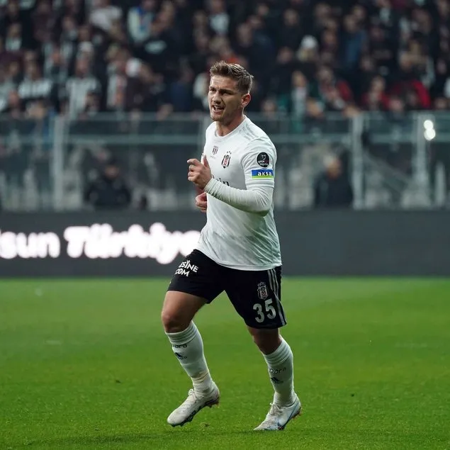 Semih Kılıçsoy imza için gidiyor
