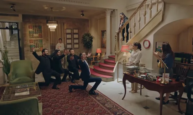 beklenen-nihayet-oldu-kirmizi-odadan-ayrilan-yildiz-isim-icin-hamle-yapildi-gumbur-gumbur-geliyor-1636120984659.jpg Beklenen nihayet oldu! Kırmızı Oda'dan ayrılan yıldız isim için hamle yapıldı gümbür gümbür geliyor-7