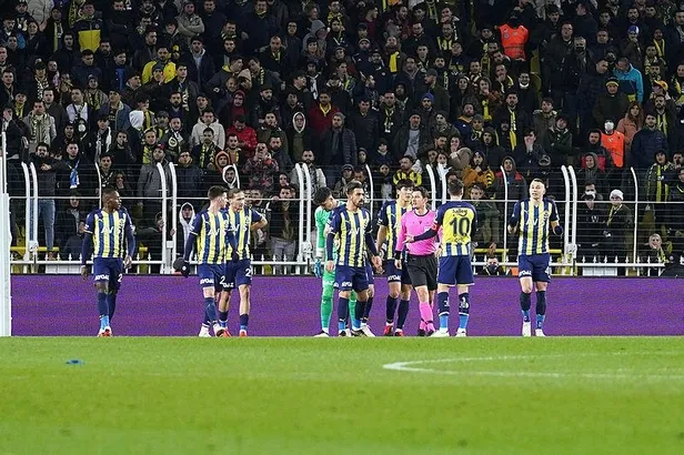 fenerbahce-konyaspora-karsi-geriden-gelip-kazanmayi-bildi-farki-2ye-indirdi-1647820121579.jpeg