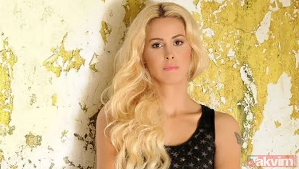 Engin Altan Düzyatan ve eşi Neslişah Alkoçlar oğulları Emir'le ilk kez görüntülendi! Neslişah sarı mayosuyla yaktı geçti - 27