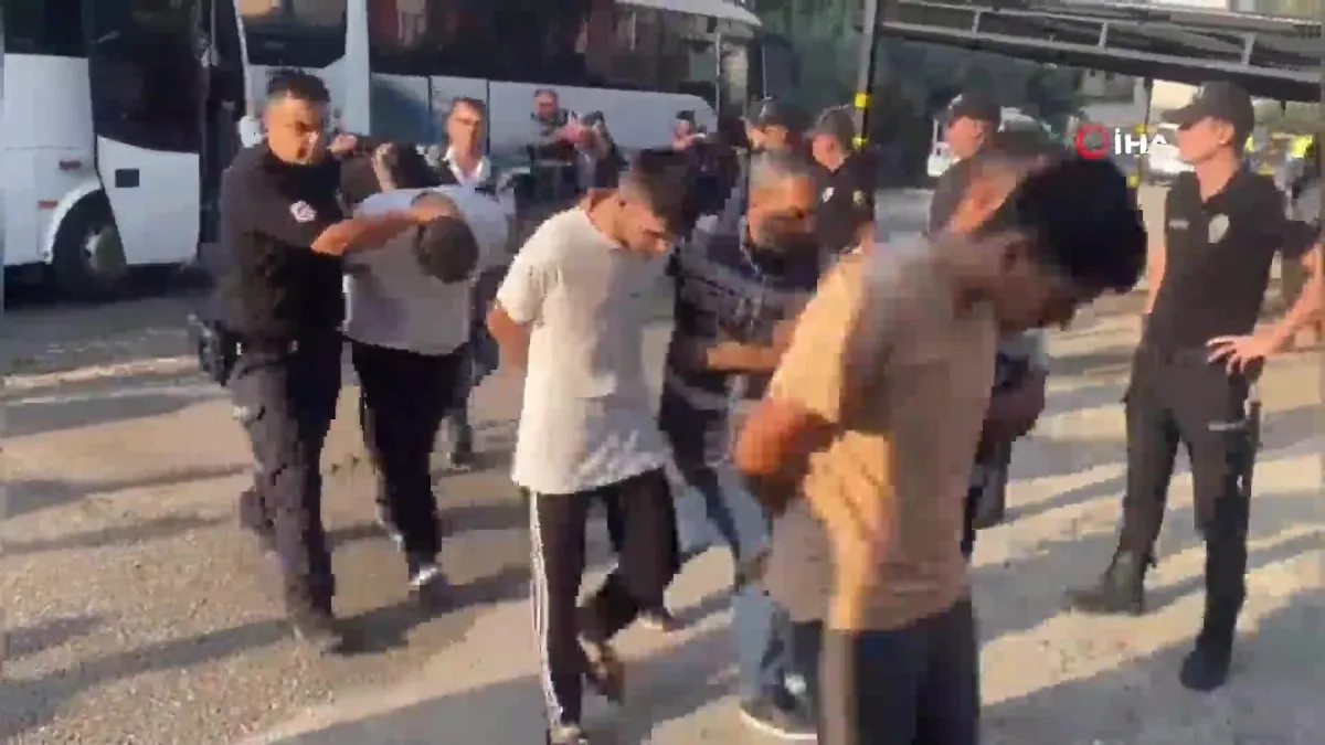 14 yaşındaki kıza cinsel istismar olayında 10 tutuklama