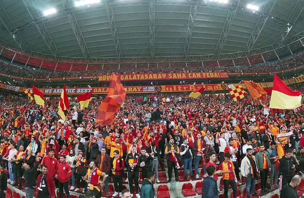 lazio-maci-oncesi-galatasaraydan-flas-fatih-terim-karari-italyaya-gidecek-mi-1638954258259.jpg Lazio maçı öncesi Galatasaray'dan flaş Fatih Terim kararı! İtalya'ya gidecek mi?-3