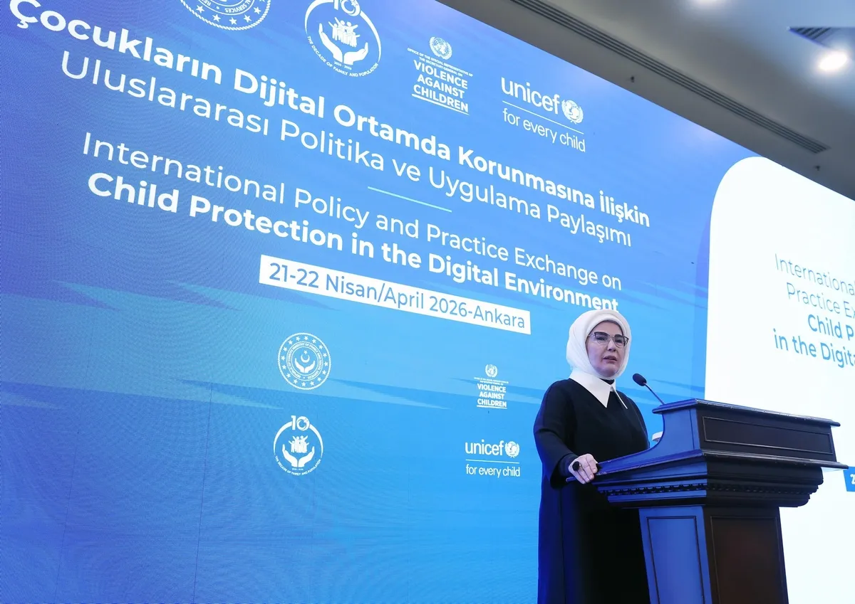 emine-erdogandan-teknoloji-devlerine-hesap-verebilirlik-cagrisi-1776787556696.jpeg Emine Erdoğan’dan teknoloji devlerine hesap verebilirlik çağrısı-5