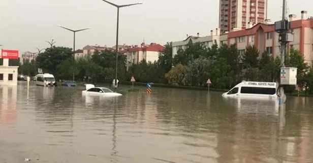 Ankara’da sağanak yağış... Sokaklar göle döndü