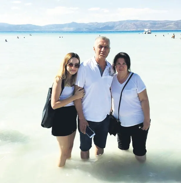Buse Acar'ın anne ve babasıyla çektirdiği son fotoğraf ortaya çıktı-1