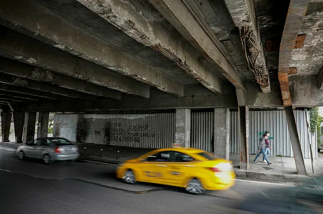 Her gün binlerce insan ve araç geçiyor! İstanbul'un göbeğinde korku tüneli