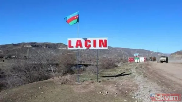 Elde Türk bayrağı dilde Allahu ekber! Laçın'da 30 yıl sonra ezan sesi: "Türk'ün gücünü gördünüz" - 4