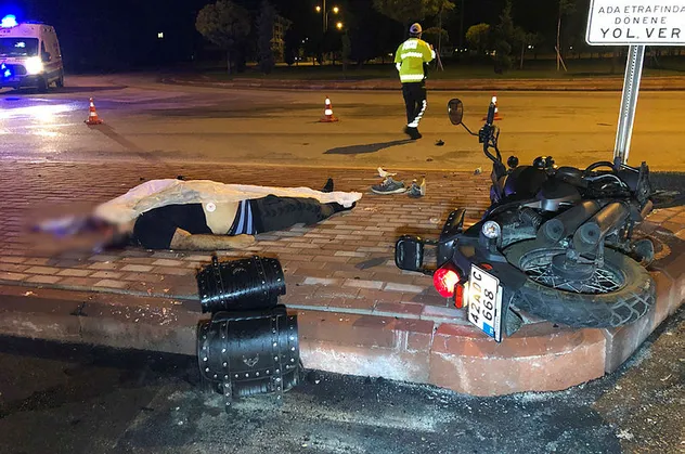 Konya'da feci kaza! Metrelerce sürüklenen motosiklet sürücüsü hayatını kaybetti