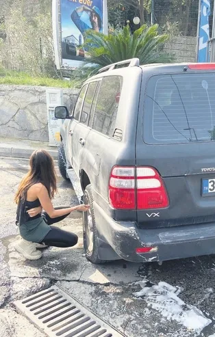 Bestemsu Özdemir, oldu lastikçi güzel