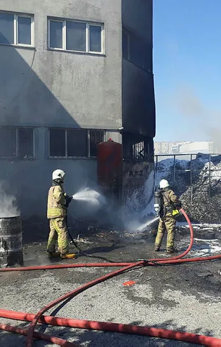 Son dakika: İstanbul'da korkutan yangın! Ekipler sevk edildi