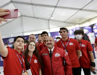 Sanayi ve Teknoloji Bakanı Mustafa Varank TEKNOFEST'te TÜBİTAK standını ziyaret etti