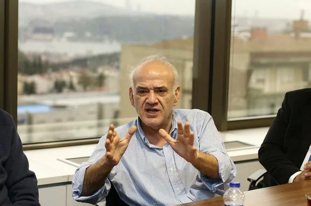 Ahmet Çakar'dan gündem yaratacak VAR önerisi!