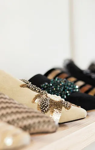 Rüyada terlik kaybetmek ne anlama gelir? Rüyada terlik aramak neye işarettir? Rüyada terlik çalmak hayırlı mıdır?