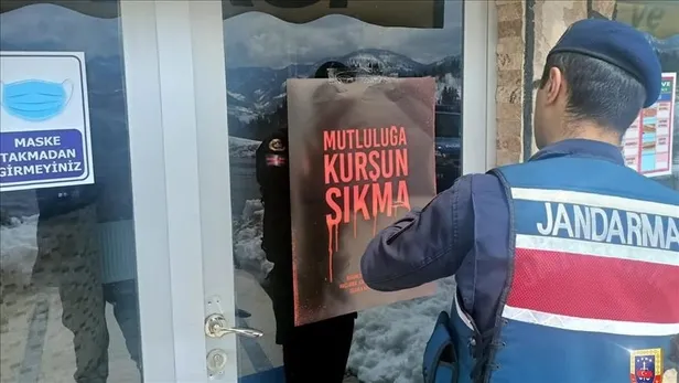 icisleri-bakanligindan-dugun-nisan-ve-asker-ugurlamasi-genelgesi-mutluluga-kursun-sikma-gelecegi-karartma-1654845401960.jpeg İçişleri Bakanlığı'ndan düğün, nişan ve asker uğurlaması genelgesi: Mutluluğa Kurşun Sıkma Geleceği Karartma-5