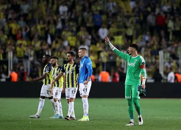 fener-son-haftaya-konyanin-3-puan-ve-9-averaj-onunde-girmeyi-basardi-1652653450732.jpeg Fener son haftaya Konya'nın 3 puan ve 9 averaj önünde girmeyi başardı-4