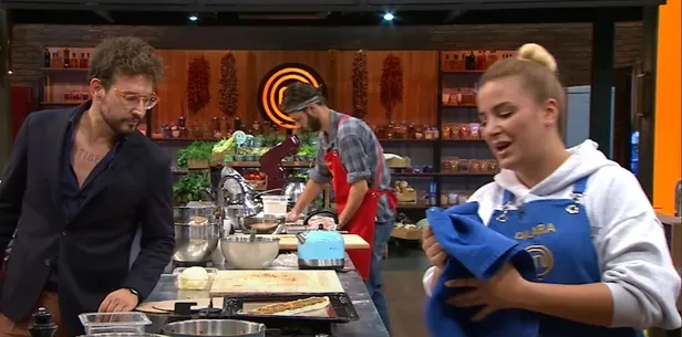 masterchef-eleme-adayi-kim-oldu-masterchef-dokunulmazlik-oyununu-kim-kazandi-10-ekim-2023-114-bolum-haftanin-a-1696961567782.jpg MASTERCHEF ELEME ADAYI KİM OLDU? MasterChef dokunulmazlık oyununu kim kazandı? 10 Ekim 2023 114. bölüm haftanın adayı...-5