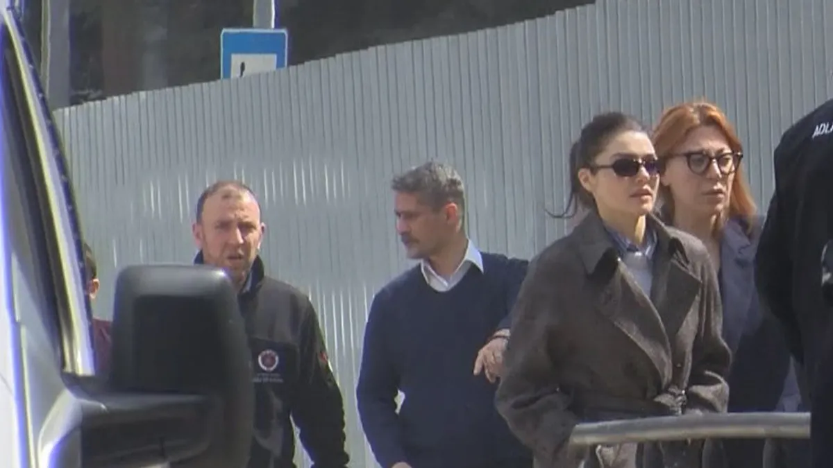 Oyuncu Hande Erçel uyuşturucu soruşturması kapsamında Adli Tıp'ta