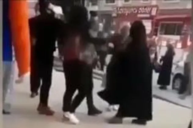Ankara'da maske almaya giden başörtülü kadına alçak saldırı! "Maskeye ihtiyacın yok sana başındaki yeter" | Soruşturma başlatıldı