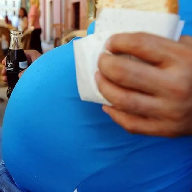 Göbek yağlarını sirkeleyin