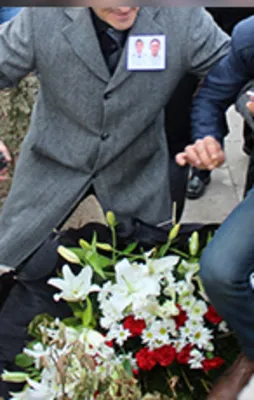 Şehit cenazesinde CHP çelengi parçalandı