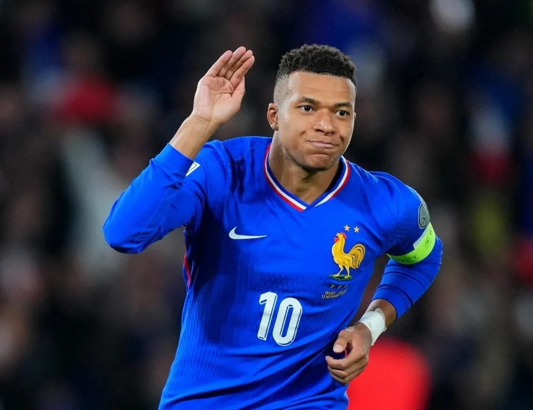 Mbappe, Azerbaycan maçının kadrosundan çıkarıldı