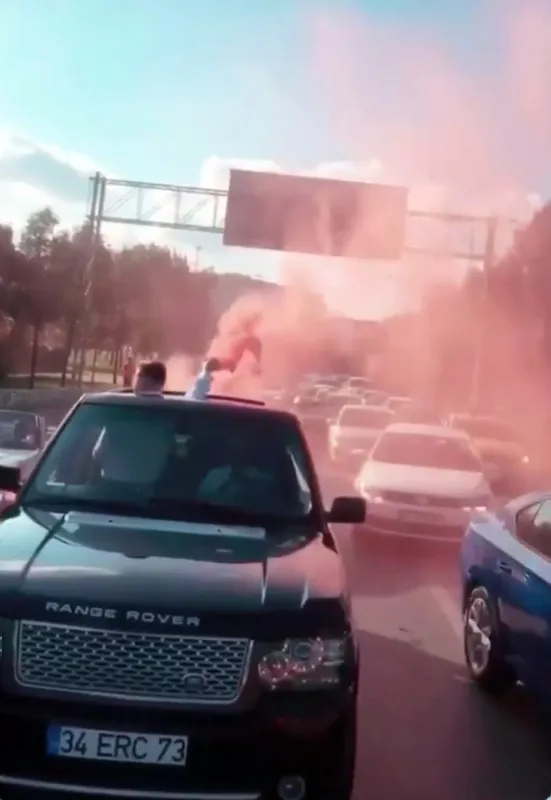 İstanbul'un göbeğinde terör estirdiler: Silahlı düğün konvoyu-7