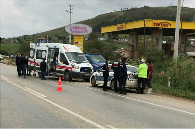 İzmir'de dikiz aynası yayayı öldürdü