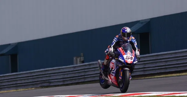 Milli motosikletçi Toprak Razgatlıoğlu Dünya Superbike Şampiyonası'nın İngiltere etabında birinci oldu